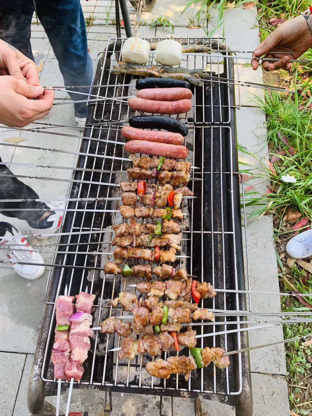 亚娱AG平台周末祺享家的草地露营生活(图1)